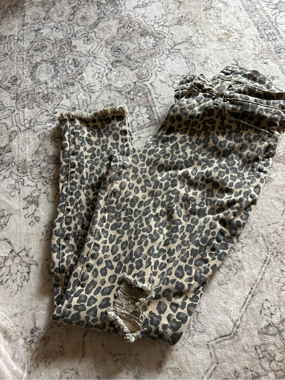 Fashion Nova Size 3 Leopard Print Distressed Ankle Jeans Raw Hem Skinny